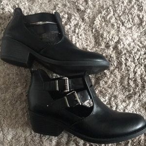 Soda cutout black ankle booties